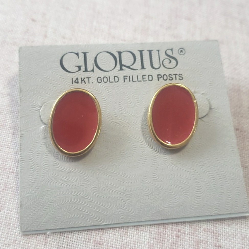 Glorius Posts Earings